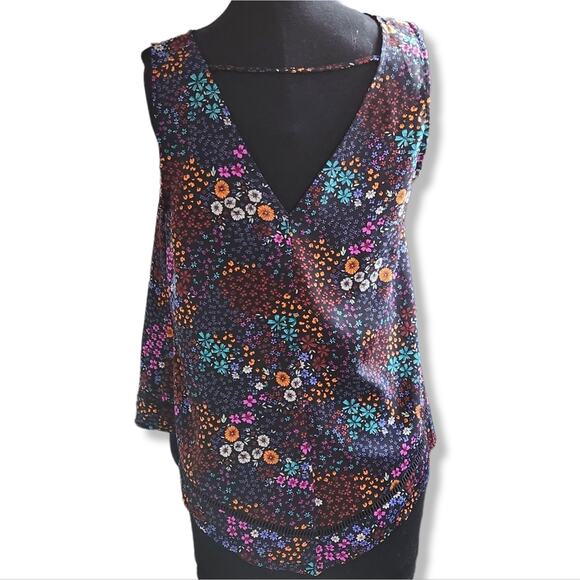 Ana a new approach top size Medium black and floral pattern - Picture 3 of 7